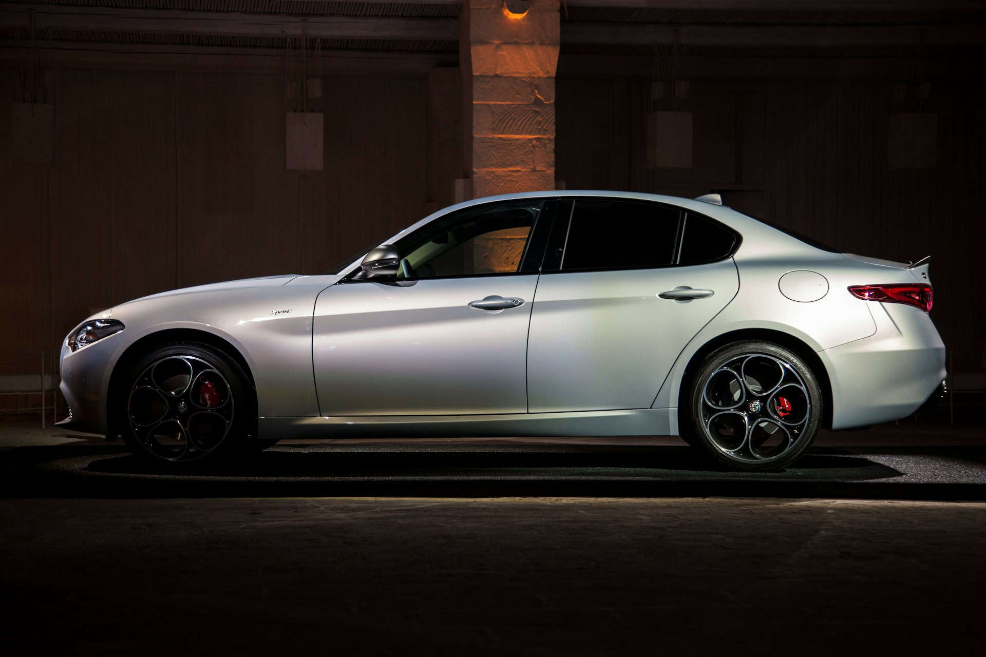 Veicolo Alfa Romeo. Per Stellantis Aeonvis ha supportato il programma Connected Vehicle assumendo ruoli di governance tecnica e gestionale.