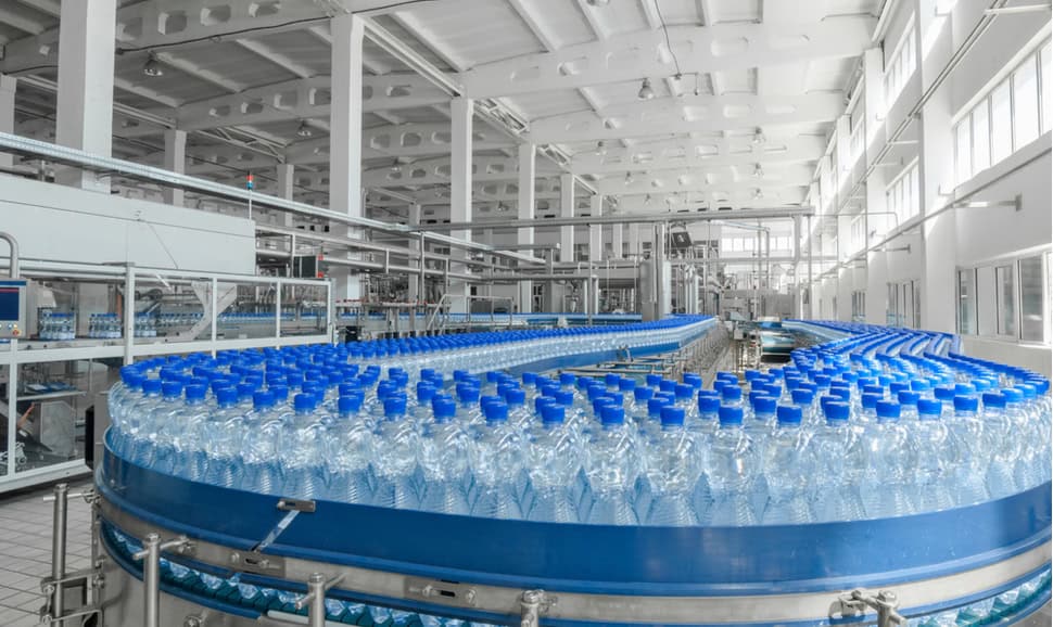 sezione produttiva di bottiglie plastica. Aeonvis ha implementato progetti di evoluzione dell’attuale sistema SAP e servizi di Application Maintenance SAP per Serioplast